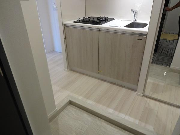 LUMEED立川の玄関