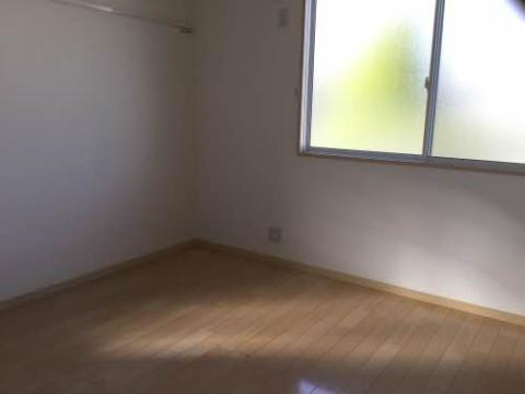 ガーデンクレス　Ｄの居間・リビング|寝室