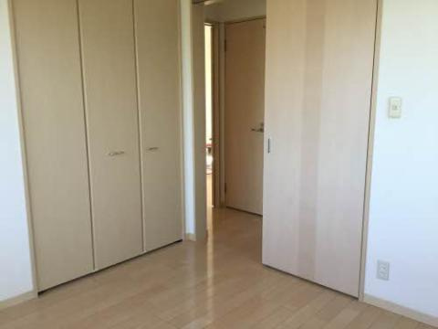 ガーデンクレス　Ｄの居間・リビング|寝室