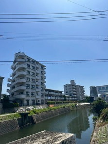 【展望】 | シティハイツ二日市 | バルコニー前面に高い建物がないので日当たりが良くお洗濯物も良く乾きます