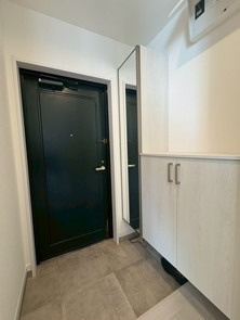 【玄関】 | シティハイツ二日市 | 収納力に優れた玄関でいつでも片付いた状態でお客様を迎えられます