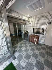 【エントランス】 | シティハイツ二日市 | 安全に配慮されたオートロックマンションです。室内ＴＶモニタ付インターホンで来訪者を確認できます