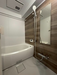 【浴室】 | シティハイツ二日市 | 雨の日でも洗濯に困らない浴室乾燥機、いつでも暖かいお風呂に入れる追い焚き機能付きのバスルームです