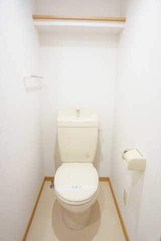メゾン・ジュネスのトイレ|清潔感のあるトイレです