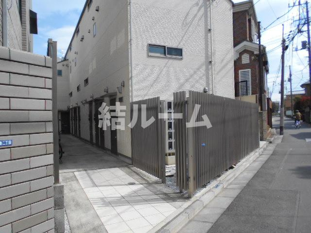 板橋区上板橋２丁目のアパートのエントランス