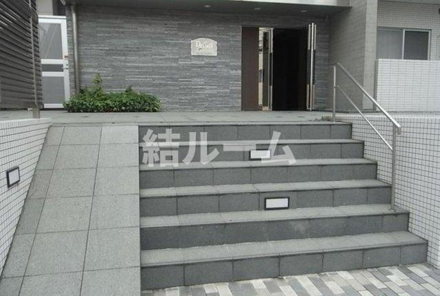 豊島区上池袋３丁目の賃貸マンションのエントランス