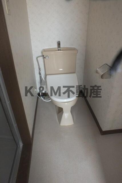 コーポ石浜第二ビルのトイレ|ゆったりとした空間のトイレです