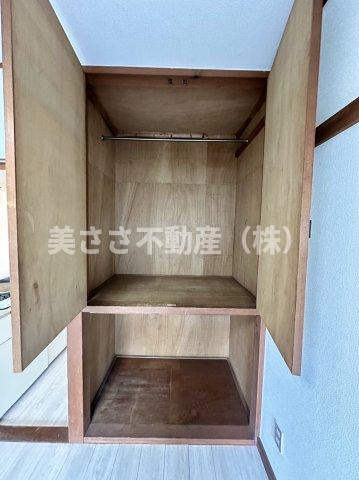 【収納】 | カリフォルニアリバー | 幅広の階段。２・３階の部屋も上り下りしやすいです。