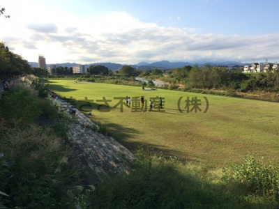 【その他】 | カリフォルニアリバー | 市役所前の広場は八王子市民の自然豊かな憩いの場となっております。