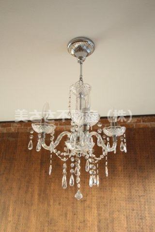 【設備】 | カリフォルニアリバー | シャンデリア付き！