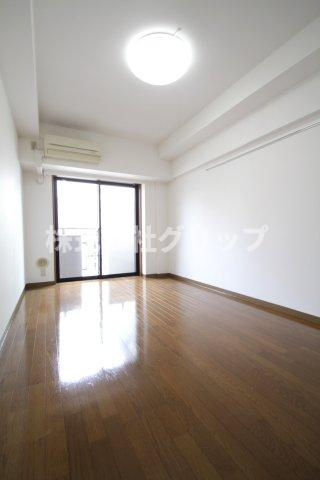 グリフィン新横浜・参番館の洋室