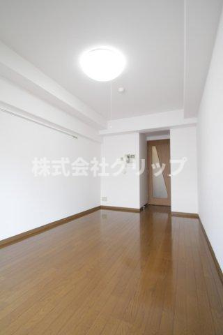 グリフィン新横浜・参番館の洋室