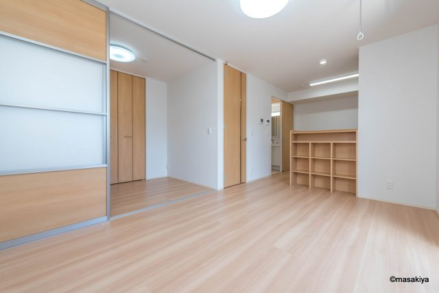 レセンテ　ノワの居間・リビング