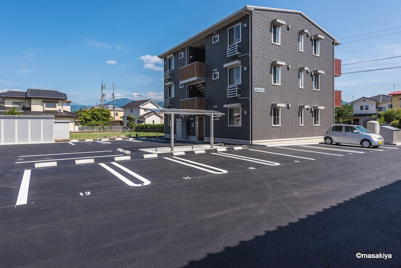 レセンテ　ノワの駐車場|駐車場