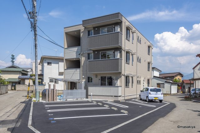 ライトグリーン鶴賀の外観