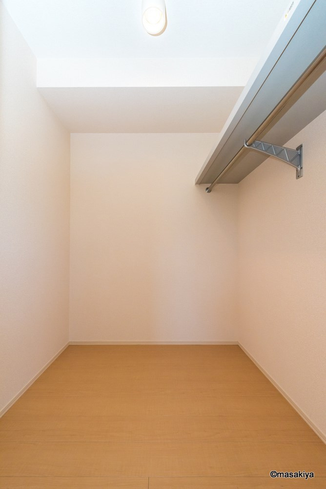 グランモアみなみ　Aの居間・リビング|収納 ウォークインクローゼット