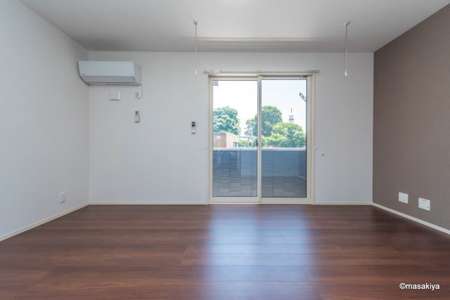 レセンテ中御所の居間・リビング