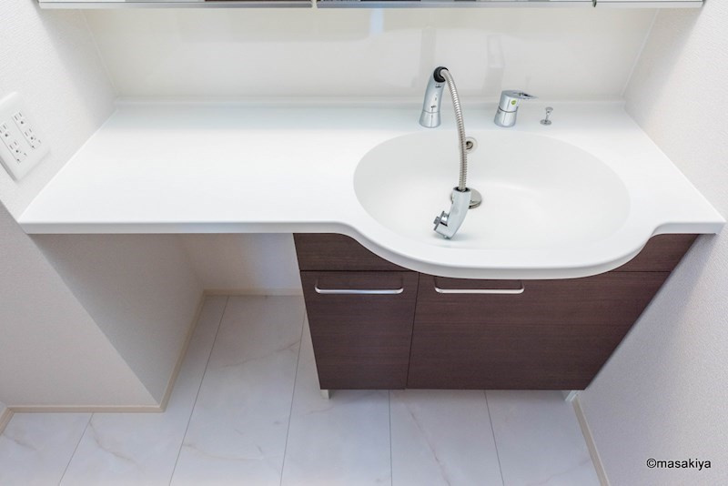 レセンテ中御所の洗面所|洗面・脱衣　シャンプードレッサー付