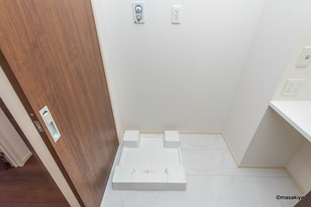 レセンテ中御所の洗面所