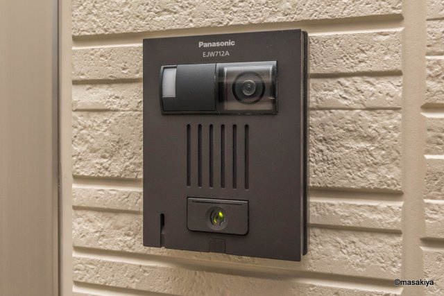 レセンテ中御所のエントランス