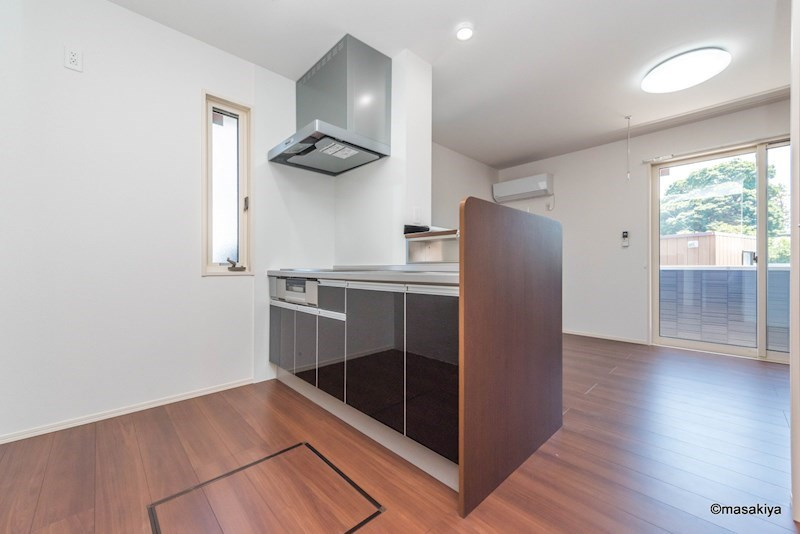 レセンテ中御所のキッチン|カウンターキッチン　IHクッキングヒーター付