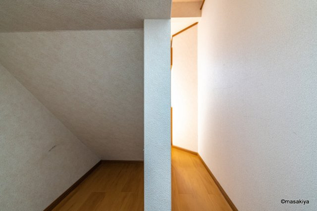 フォレスタの玄関|階段下収納