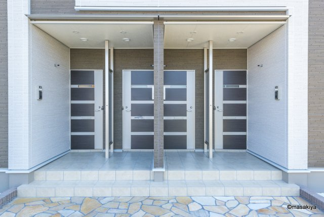 リリーハイツ富竹のエントランス