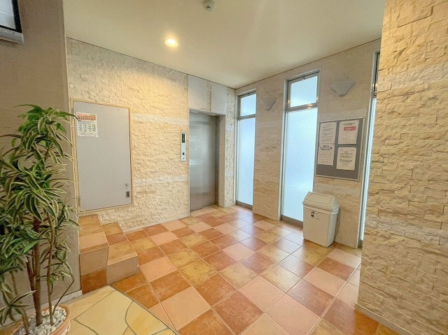 ウィング新北野のロビー