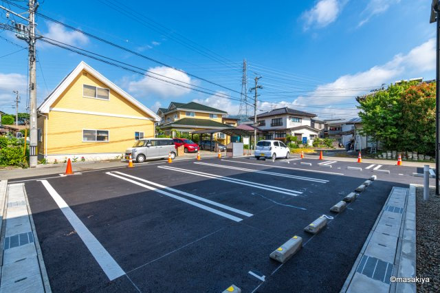 グランドソレイユの駐車場