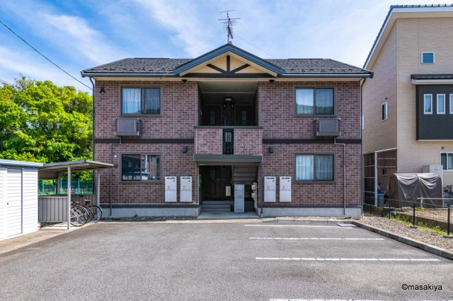 シャルル　アモリの外観