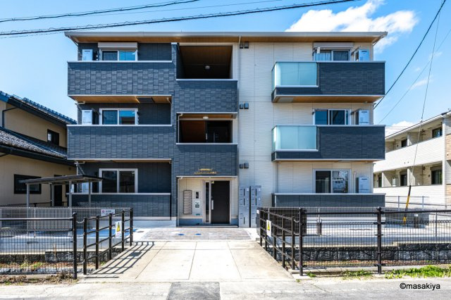 セレーノヴィータ中御所の外観