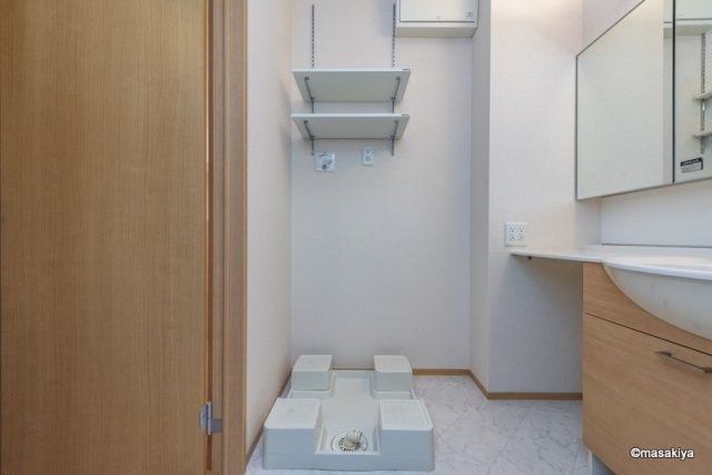 セレーノ稲田の洗面所|室内洗濯機置き場