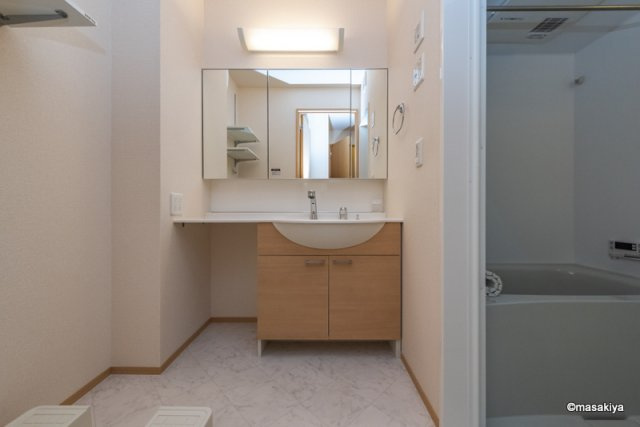 セレーノ稲田の洗面所|洗面・脱衣　シャンプードレッサー付き。