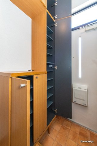 フォレスタ　Aの玄関