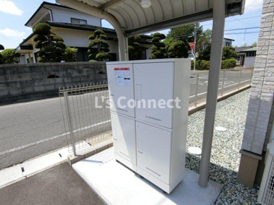 【その他共用部分】 | ホープ・ヴィレッジ | 宅配ＢＯＸでいつでも荷物を受け取れます。