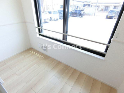 【その他】 | ホープ・ヴィレッジ | サンルームで天気を気にせず洗濯できます。