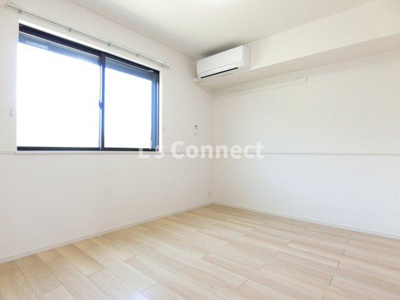 【内装】 | ホープ・ヴィレッジ | 洋室にもエアコン付きです。