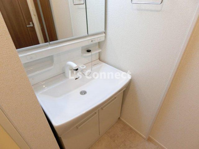 【洗面所】 | ホープ・ヴィレッジ | 朝の支度もスムーズな独立洗面台。