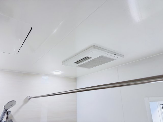 松戸市上本郷新築戸建【上本郷小学校：10分】の冷暖房・空調設備|雨の日も安心の浴室乾燥機つき