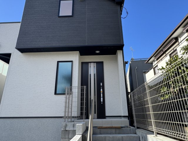 松戸市上本郷新築戸建【上本郷小学校：10分】のエントランス|エントランス・玄関ポーチ