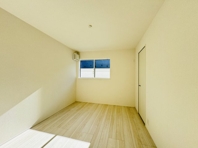 松戸市上本郷新築戸建【上本郷小学校：10分】の洋室|6帖洋室