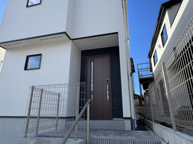 松戸市上本郷新築戸建【上本郷小学校：10分】のエントランス|エントランス・玄関ポーチ
