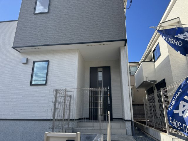 松戸市上本郷新築戸建【上本郷小学校：10分】のエントランス|エントランス・玄関ポーチ