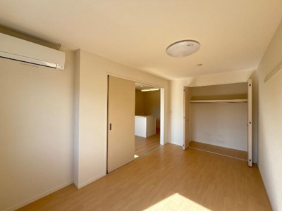 【内装】 | ジランドール | 洋室