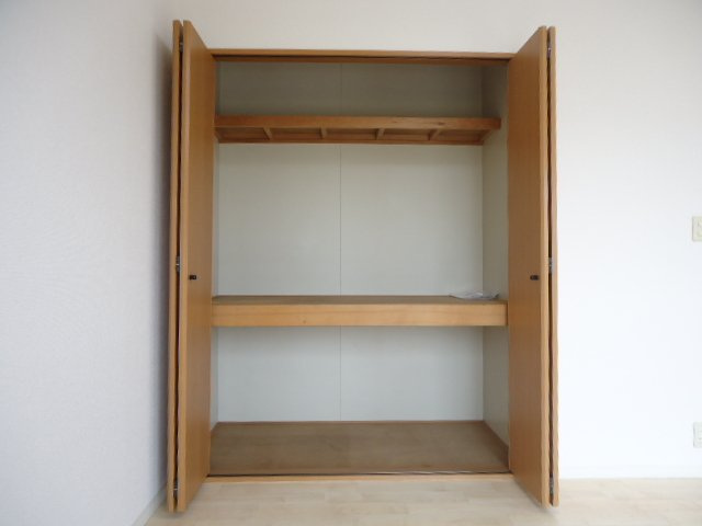 ヴィラ・マリアージュの収納|収納