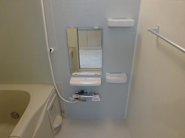 ノートル・プリエールの浴室|バス