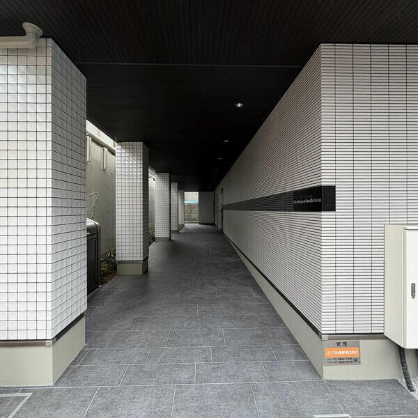 カーザ・ブランカ北斎のエントランス| 