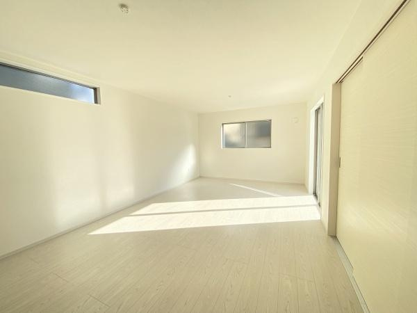 【居間・リビング】 | 西区桜が丘西町3丁目　新築戸建