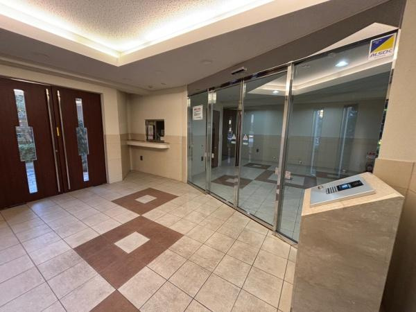 【エントランス】 | ●パテラスクエア草加● | ●オートロック完備●