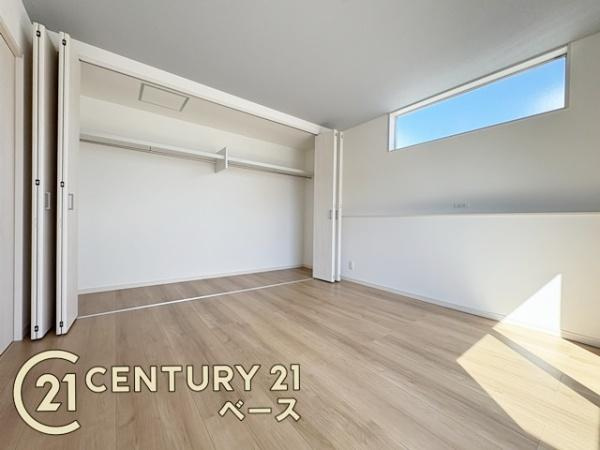 桜井市金屋 ３号地／新築一戸建の収納|■現地撮影写真■冬物のコートや季節のものなどたくさんしまえる広さ！
